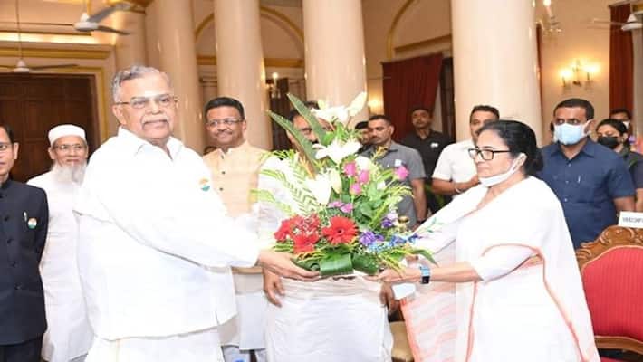 CM Mamata Banerjee meet Governor la ganeshan in Raj bhawan CM Mamata Banerjee meet Governor la ganeshan in Raj bhawan