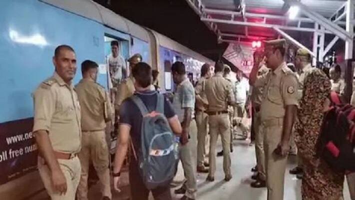 There was stir due information of bomb Taj Express train stood Mathura station for hours There was stir due information of bomb Taj Express train stood Mathura station for hours