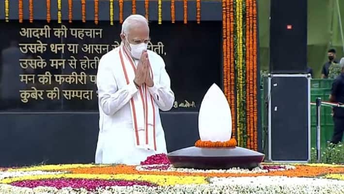 Atal Bihari Vajpayee Death Anniversary PM Modi President Murmu pay Tributes at Sadaiv Atal Atal Bihari Vajpayee Death Anniversary PM Modi President Murmu pay Tributes at Sadaiv Atal