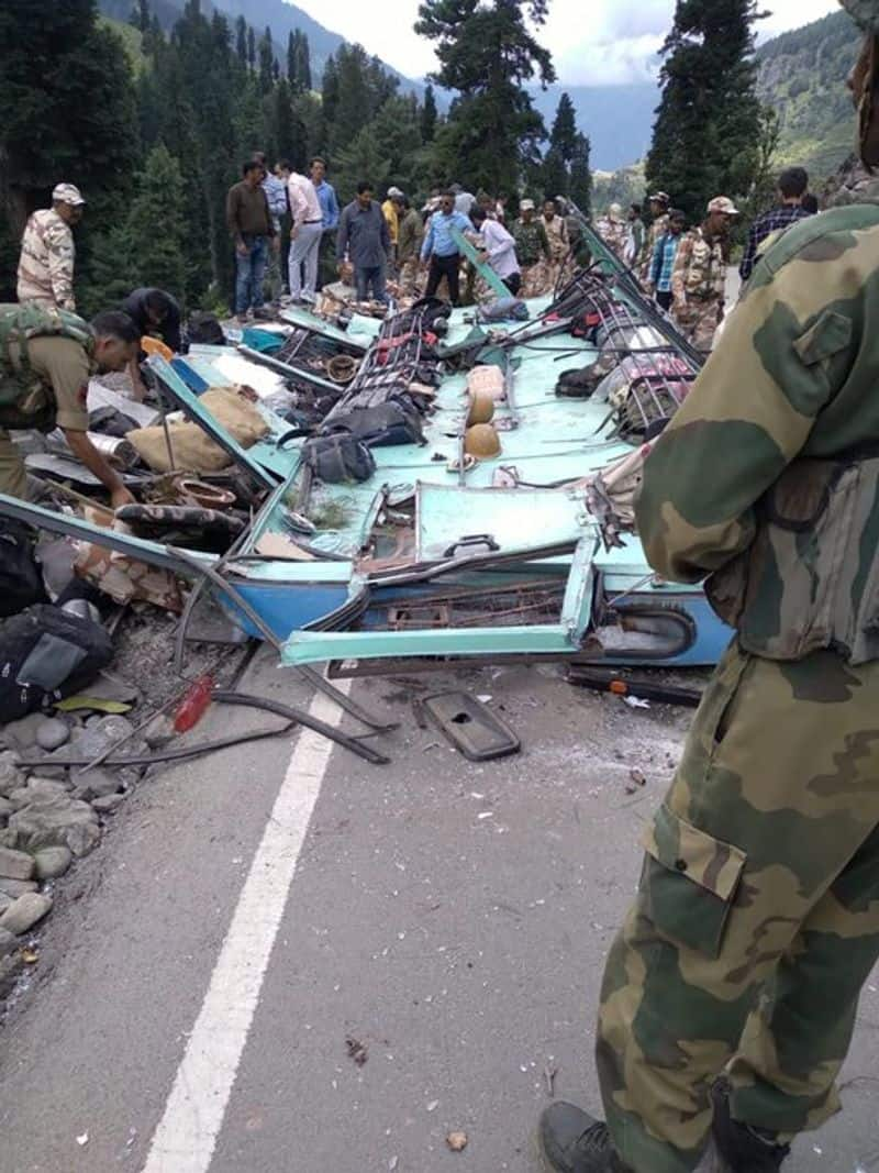 Shocking accident as ITBP vehicle fell down carrying 39 troops from from Chandanwari to Pahalgam in Kashmir  kpa