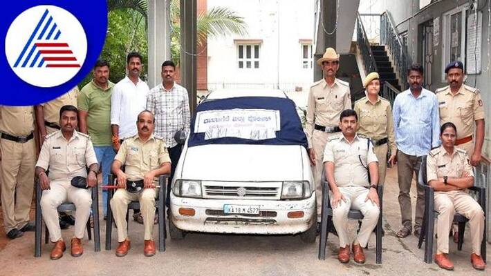 Two Women Arrested For Blackmail Case in Davanagere grg Two Women Arrested For Blackmail Case in Davanagere grg