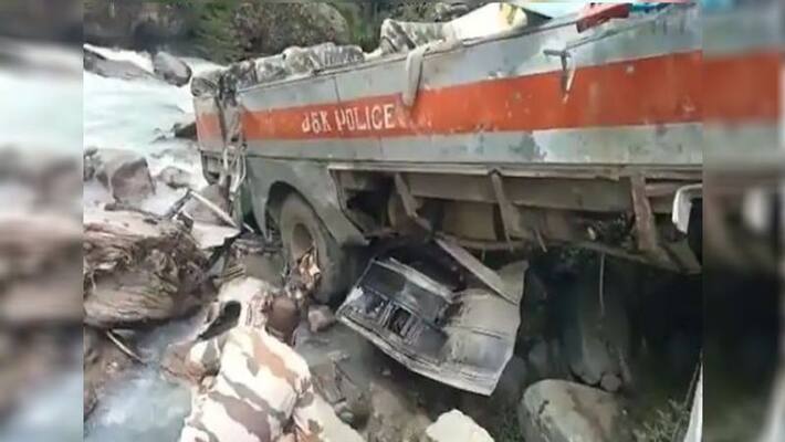 Breaking bus carrying itbp soldiers falls into riverbed in j k s pahalgam know what happened anbad Breaking bus carrying itbp soldiers falls into riverbed in j k s pahalgam know what happened anbad