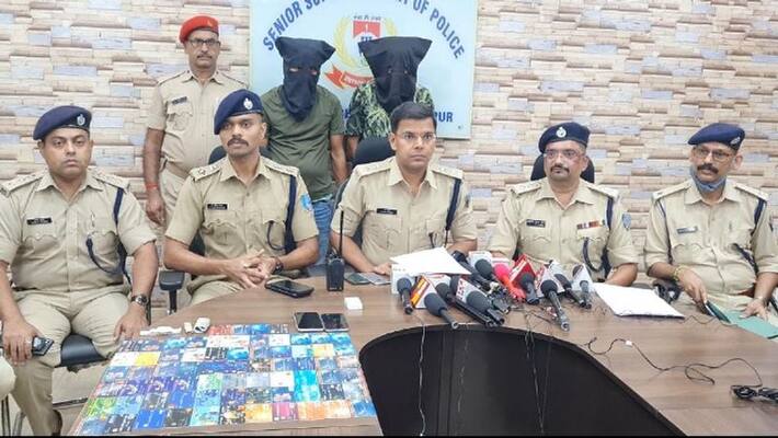 jamshedpur crime news police arrested two cyber fraud in deoghar seized seventy atm cards asc jamshedpur crime news police arrested two cyber fraud in deoghar seized seventy atm cards asc