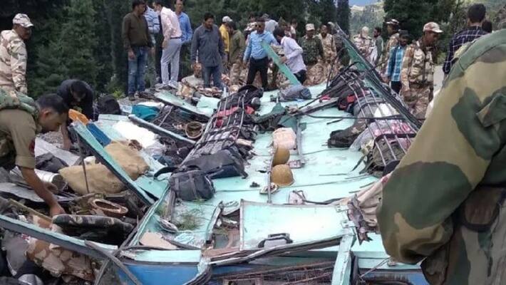 jammu kashmir army itbp bus accident falls into gorge soldier Subhash Bairwal dies in pahalgam kpr jammu kashmir army itbp bus accident falls into gorge soldier Subhash Bairwal dies in pahalgam kpr