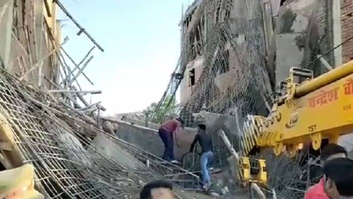 ayodhya Laborers buried after falling linter of under construction house 1 killed and 11 injured ayodhya Laborers buried after falling linter of under construction house 1 killed and 11 injured