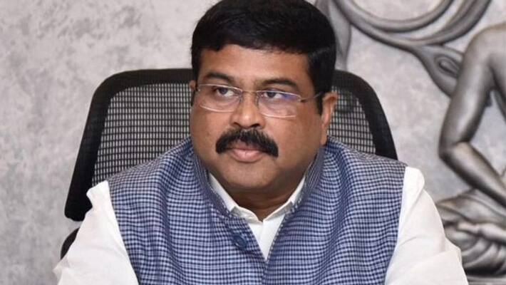Union Minister Dharmendra Pradhan Talks Over PM Narendra Modi At Davanagere gvd Union Minister Dharmendra Pradhan Talks Over PM Narendra Modi At Davanagere gvd