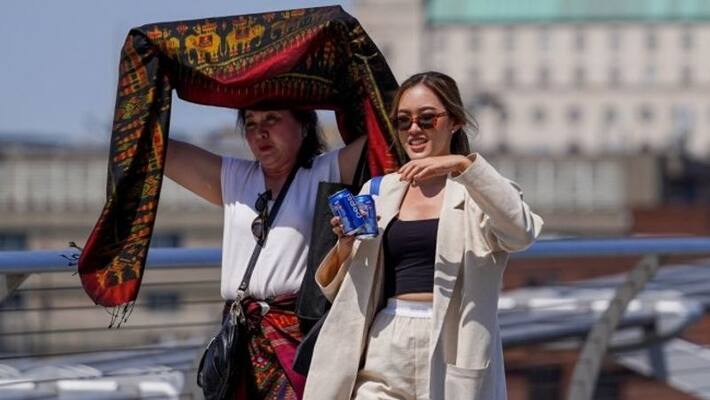 12 housand people died in heat waves in Europe 12 housand people died in heat waves in Europe