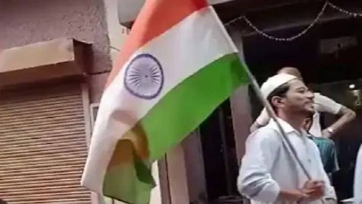 Agra Slogans of Pakistan Zindabad raised during tricolor yatra police took big action after video went viral Agra Slogans of Pakistan Zindabad raised during tricolor yatra police took big action after video went viral