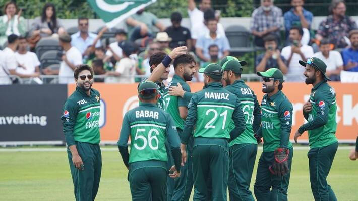 pakistan players wear black armband against india match in asia cup 2022 to show solidarity for flood victims in their country pakistan players wear black armband against india match in asia cup 2022 to show solidarity for flood victims in their country