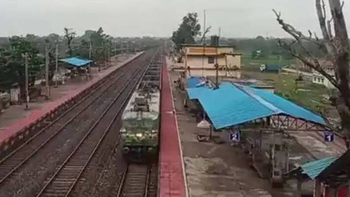 see viral video of Super Vasuki India longest and heaviest freight train apa see viral video of Super Vasuki India longest and heaviest freight train apa