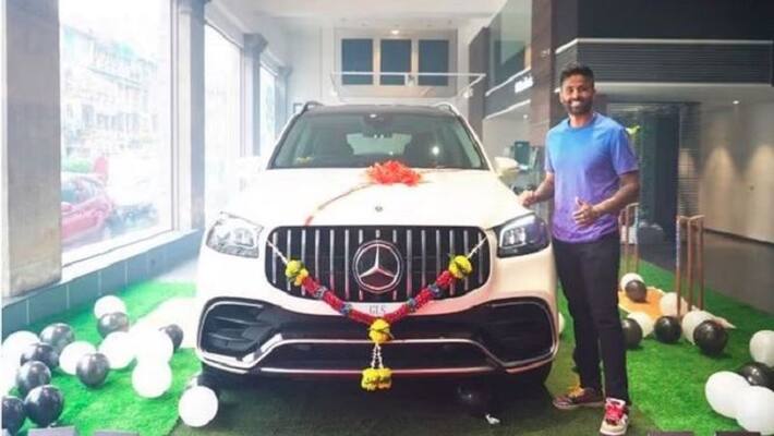 Cricketer Suryakumar Yadav bought this luxury car from Mercedes-Benz, its price is in crores Cricketer Suryakumar Yadav bought this luxury car from Mercedes-Benz, its price is in crores