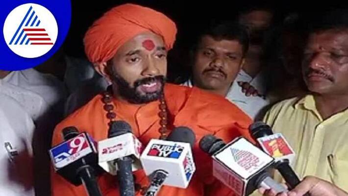 Pranavanand Swamiji Resign to Grama Panchayat Member in Haveri grg Pranavanand Swamiji Resign to Grama Panchayat Member in Haveri grg