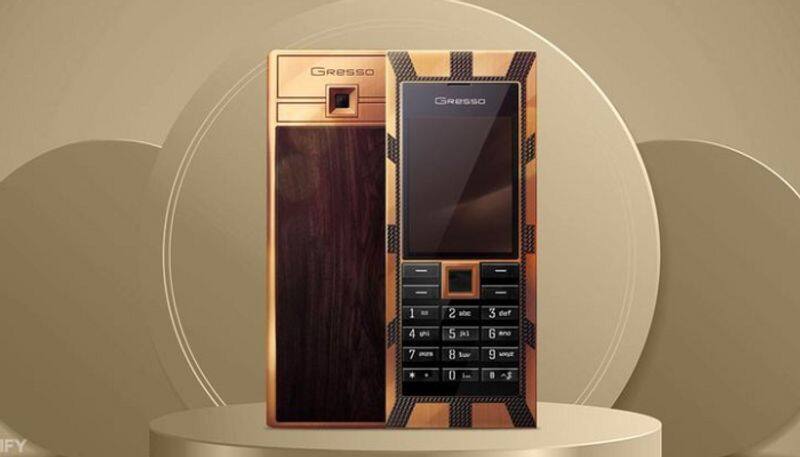 untitled design 31 આ છે દુનિયાના 5 સૌથી મોંઘા સ્માર્ટફોન, પહેલાની કિંમત છે 7.7 કરોડ રૂપિયા, જાણો કોણ છે બીજા નંબર પર!