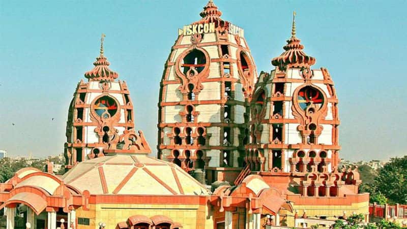 iskcon temple delhi આ છે ભારતના 10 પ્રખ્યાત ઈસ્કોન મંદિર, સુંદરતમાં એકએકથી છે ચડિયાતા