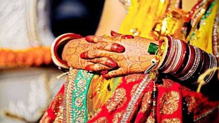 Superstition On the death of loved ones woman have to cut their fingers in indonesia kpg Superstition On the death of loved ones woman have to cut their fingers in indonesia kpg