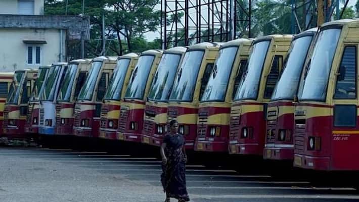 KSRTC breaks record daily collection target for Onam. 8.4 crore on Monday revenue KSRTC breaks record daily collection target for Onam. 8.4 crore on Monday revenue