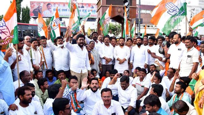 congress protests across karnataka condemning egg pelting on siddaramaiah gvd congress protests across karnataka condemning egg pelting on siddaramaiah gvd
