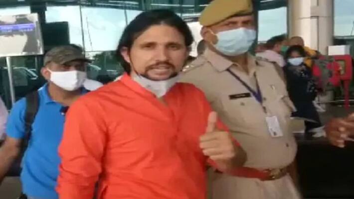 Anand Giri lodged in Naini Central Jail was secretly shifted to Chitrakoot jail Anand Giri lodged in Naini Central Jail was secretly shifted to Chitrakoot jail