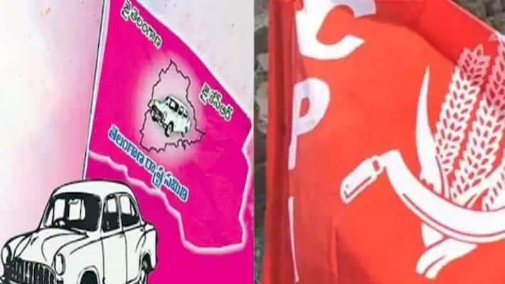 Clash Between TRS and CPI leaders in Kamanchikal in Khammam Clash Between TRS and CPI leaders in Kamanchikal in Khammam