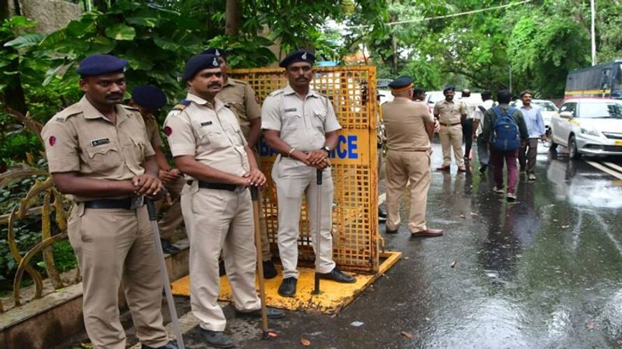 Mumbai s security beefed up after NIA receives mail threatening terror attack in city Mumbai s security beefed up after NIA receives mail threatening terror attack in city