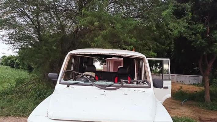 bharatpur news villagers beat haryana police on doubt damage there vehicle asc bharatpur news villagers beat haryana police on doubt damage there vehicle asc