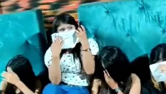 jaipur news police raid illegal dance bars many girls arrested in hookah bar kpr jaipur news police raid illegal dance bars many girls arrested in hookah bar kpr