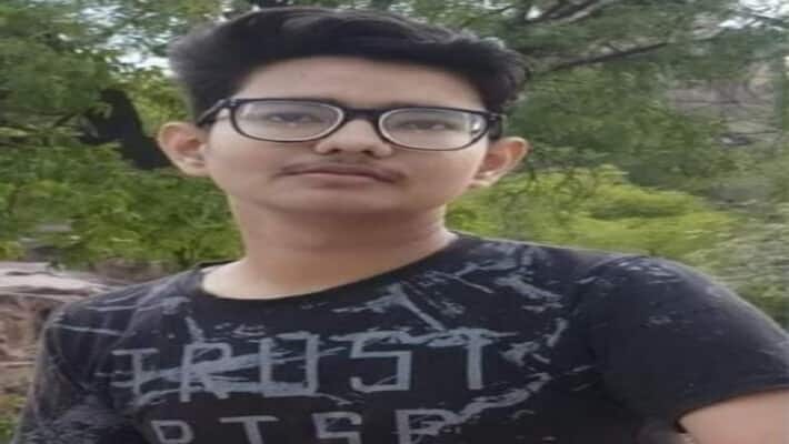 Mahoba Angry with fathers scolding young man took a dreadful step shot himself with a licensed pistol Mahoba Angry with fathers scolding young man took a dreadful step shot himself with a licensed pistol