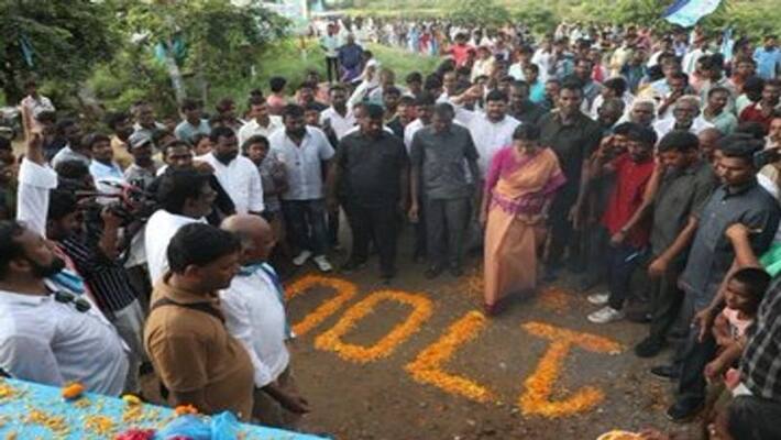 ysrtp president ys sharmila padayatra crosses 1700 kilometers mile stone ysrtp president ys sharmila padayatra crosses 1700 kilometers mile stone