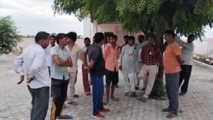 Kannauj Unknown assailants slit bangle sellers throat with an ax SP sets up teams to reveal murder Kannauj Unknown assailants slit bangle sellers throat with an ax SP sets up teams to reveal murder