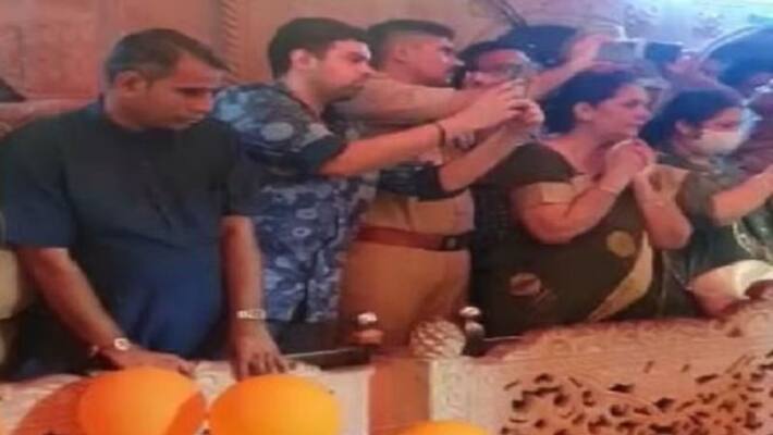 mathura why officials violate rules and make video in banke bihari temple mathura why officials violate rules and make video in banke bihari temple