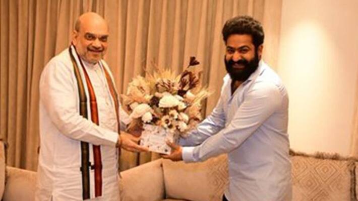 Home Minister Amit Shah takes on Bollywood for presenting wrong image of Police, a new blow for silver screen, DVG Home Minister Amit Shah takes on Bollywood for presenting wrong image of Police, a new blow for silver screen, DVG