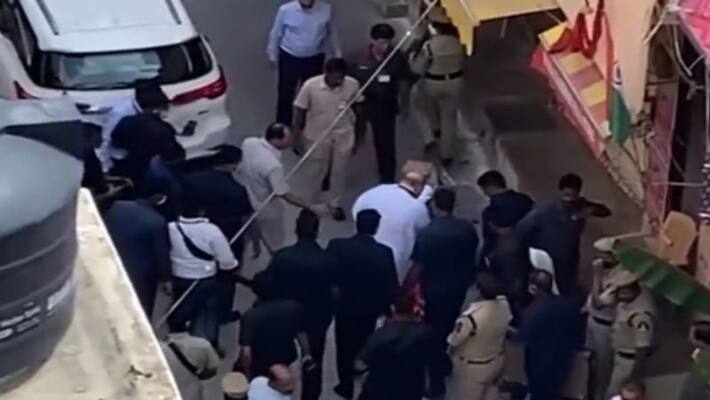 KTR Satires on Bandi Sanjay video claiming handover chappals to amit shah KTR Satires on Bandi Sanjay video claiming handover chappals to amit shah