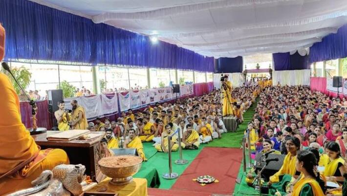 The satisfaction of service is not inindulgence: Raghaveshwar Sri The satisfaction of service is not inindulgence: Raghaveshwar Sri