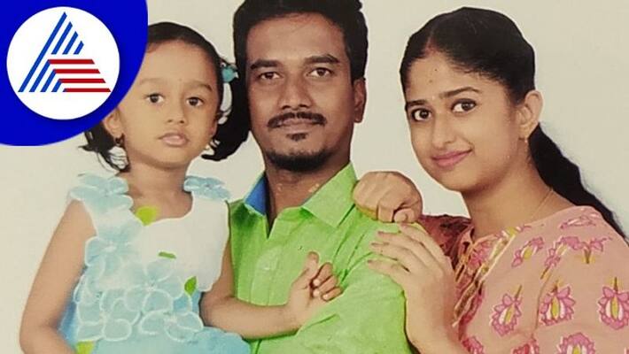Mother tried to hang 3year old child by drowning her in a tub of water banglore rav Mother tried to hang 3year old child by drowning her in a tub of water banglore rav