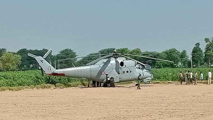 hanumangarh news indian air force helicopter make emergency landing in fields due to technical problem asc hanumangarh news indian air force helicopter make emergency landing in fields due to technical problem asc