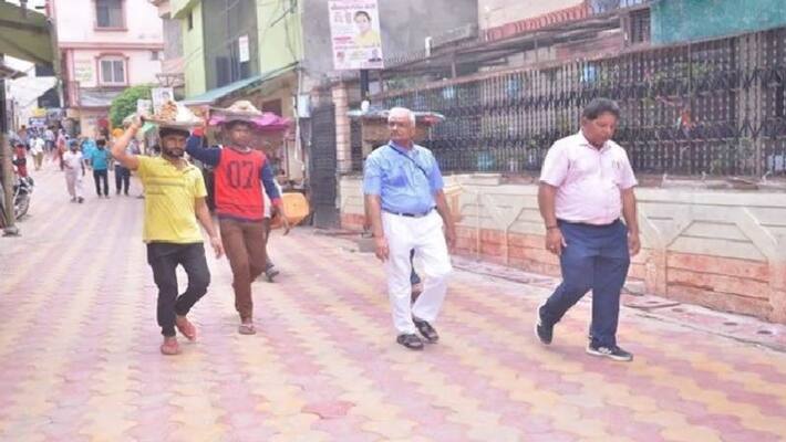 Secretly investigation of accident in Janmashtami former DGP Sulkhan Singh reached temple like common people Secretly investigation of accident in Janmashtami former DGP Sulkhan Singh reached temple like common people