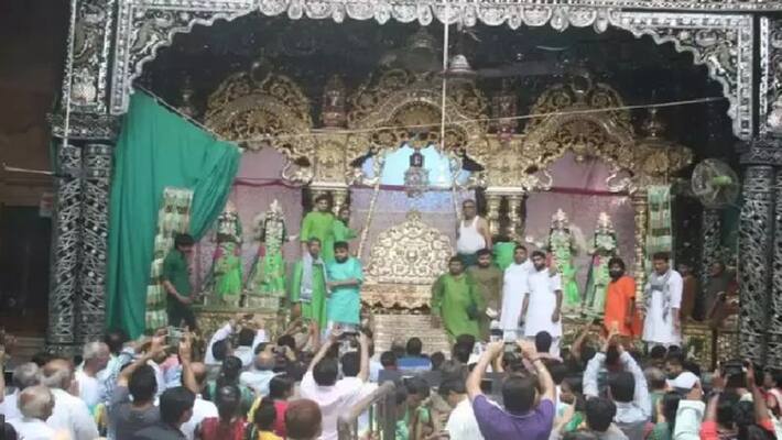 Mathura Policeman arrested for doing obscene act with woman in Banke Bihari temple Mathura Policeman arrested for doing obscene act with woman in Banke Bihari temple