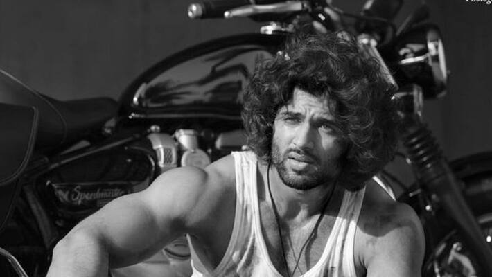 Vijay Devrekonda claims that he wants to take Shahrukhs place why did he say that anbsd Vijay Devrekonda claims that he wants to take Shahrukhs place why did he say that anbsd