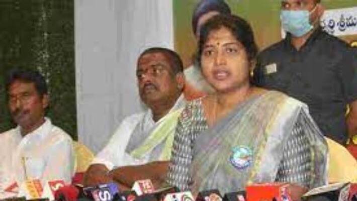 BJP state spokesperson Rani Rudrama alleged that Bandi Sanjay was arrested to divert attention from the allegations BJP state spokesperson Rani Rudrama alleged that Bandi Sanjay was arrested to divert attention from the allegations