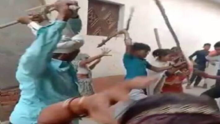 In Aligarh gangsters brutally beat up elderly husband wife and son villagers made serious allegations against the police In Aligarh gangsters brutally beat up elderly husband wife and son villagers made serious allegations against the police