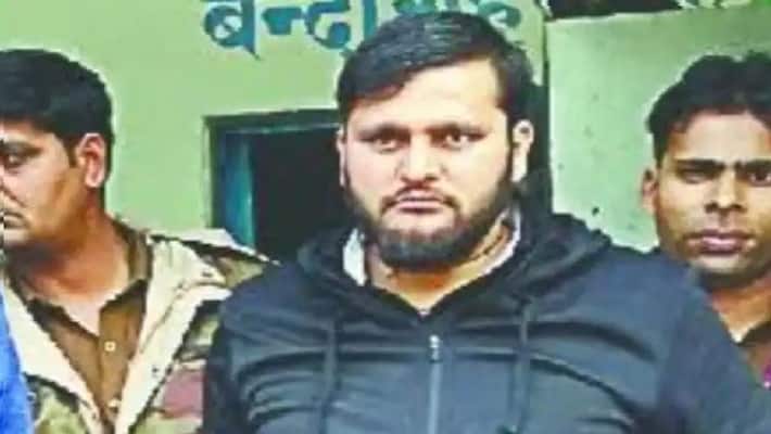 Bijnor Silence prevailed in village after Aditya Rana absconded know how accused escaped from police custody Bijnor Silence prevailed in village after Aditya Rana absconded know how accused escaped from police custody