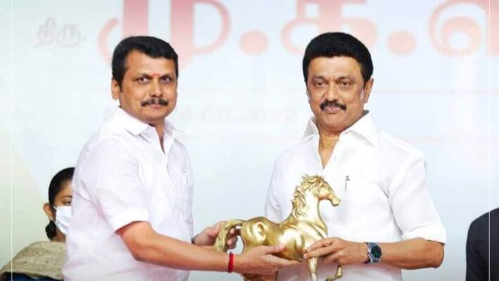 55000 cadres including Aarkutty Dinakara Mythili joined DMK today at kovai 55000 cadres including Aarkutty Dinakara Mythili joined DMK today at kovai