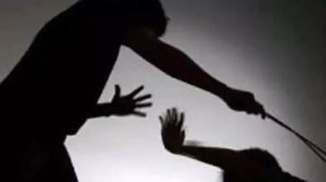 Pilot, Husband Thrashed By Mob For Employing, Torturing 10 Year Old Girl in delhi ksp Pilot, Husband Thrashed By Mob For Employing, Torturing 10 Year Old Girl in delhi ksp