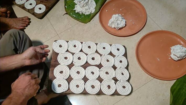 Ganesh Chaturthi effect A lot of chakkuli preparations are made for the festival in most of the villages Ganesh Chaturthi effect A lot of chakkuli preparations are made for the festival in most of the villages