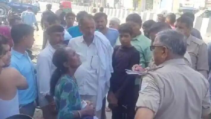 Baghpat Aunty took a dreadful step when innocent was not silent local people handed over woman to police Baghpat Aunty took a dreadful step when innocent was not silent local people handed over woman to police