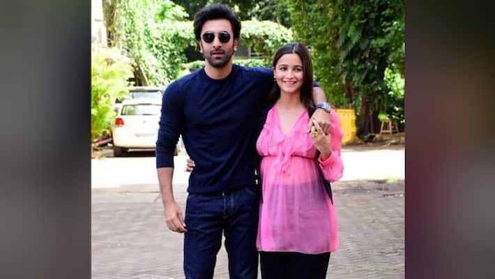 neetu kapoor and soni razdan to host alia bhatts baby shower neetu kapoor and soni razdan to host alia bhatts baby shower