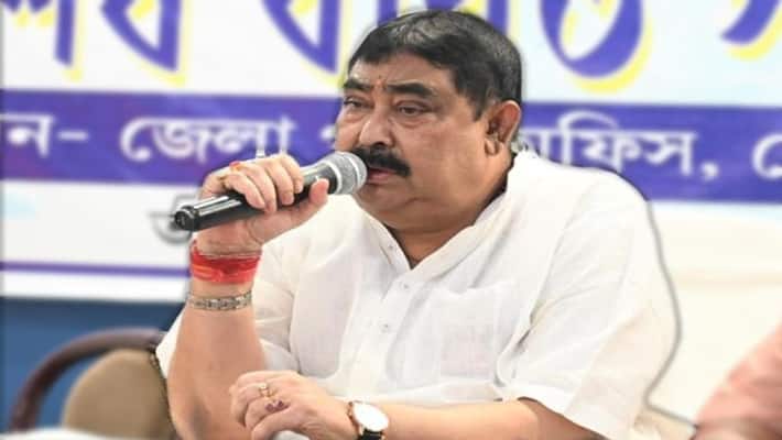 cbi wants to ask anubrata mondals aides and bank managers together in bolpur cbi wants to ask anubrata mondals aides and bank managers together in bolpur