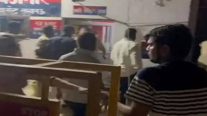 Lucknow video fight between BJP leader and constable went viral dispute between both parties regarding this matter Lucknow video fight between BJP leader and constable went viral dispute between both parties regarding this matter