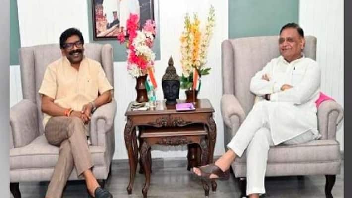 jharkhand political crisis cm hemant soren Closed room meeting with Congress State Incharge kpr jharkhand political crisis cm hemant soren Closed room meeting with Congress State Incharge kpr