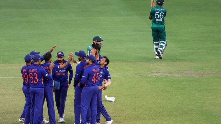 Asia Cp 2022: Pakistan Lost 2 Early Wickets, Babar Azam gone For 10 Asia Cp 2022: Pakistan Lost 2 Early Wickets, Babar Azam gone For 10